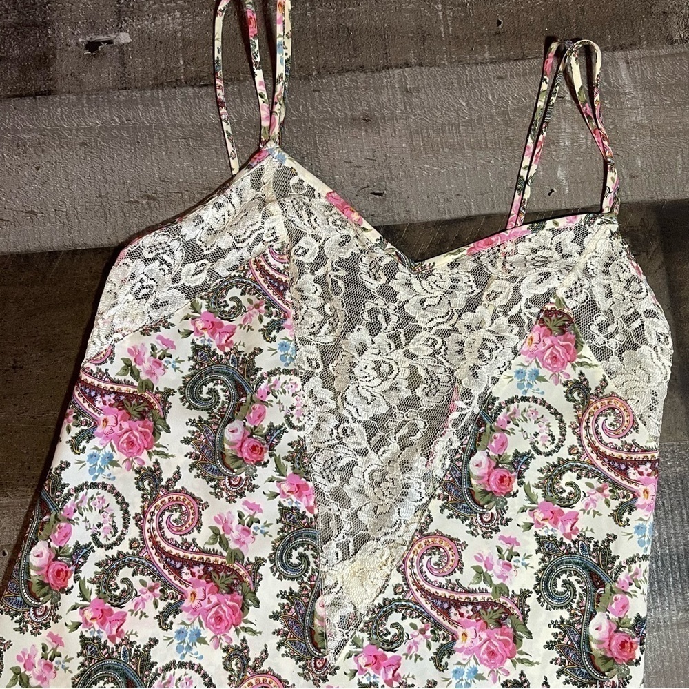 Vintage Victoria’s Secret Gold Label Paisley Chemise size XS - Picture 7 of 11
